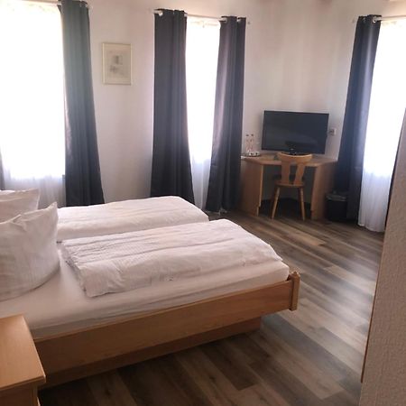 Brauereigasthof Hotel Schluessel 깅엔안데어브렌츠 외부 사진