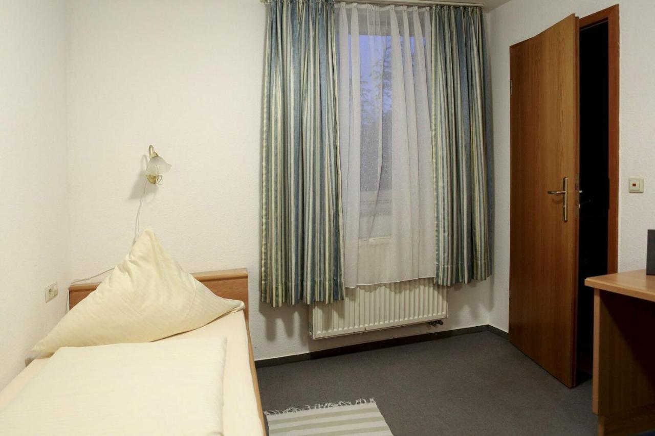 Brauereigasthof Hotel Schluessel 깅엔안데어브렌츠 외부 사진