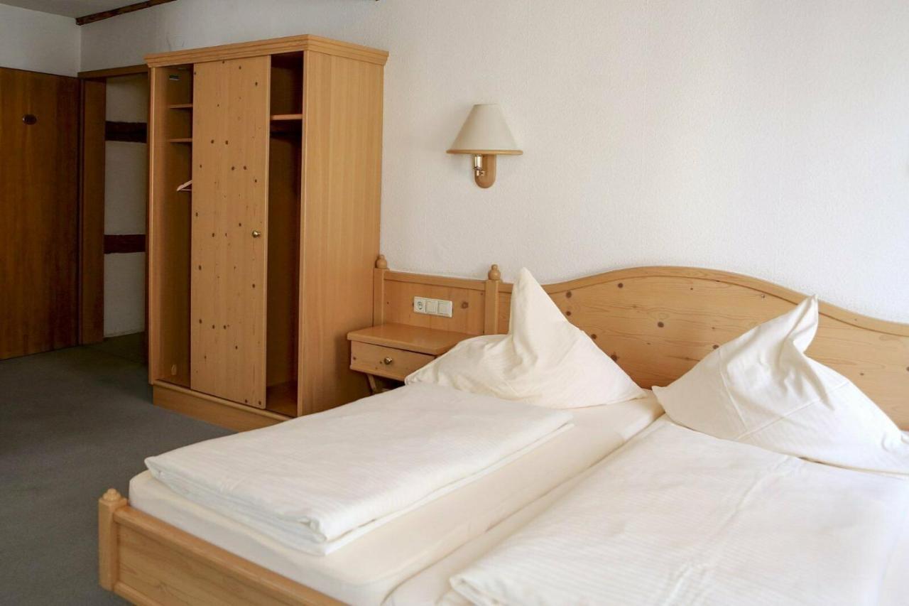Brauereigasthof Hotel Schluessel 깅엔안데어브렌츠 외부 사진